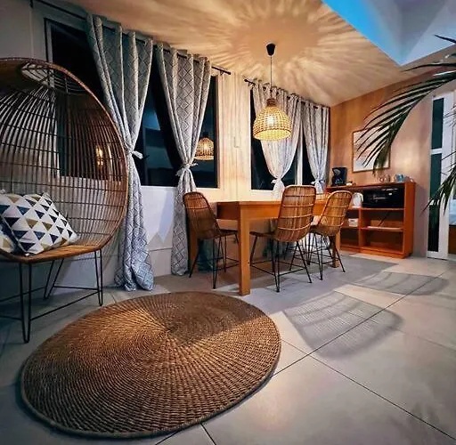 1br Calyx Residences By Hooga 3minutes Walk To Ayala Center