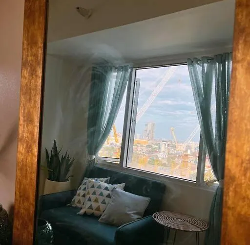 Apartment 1br Calyx Residences By Hooga 3minutes Walk To Ayala Center